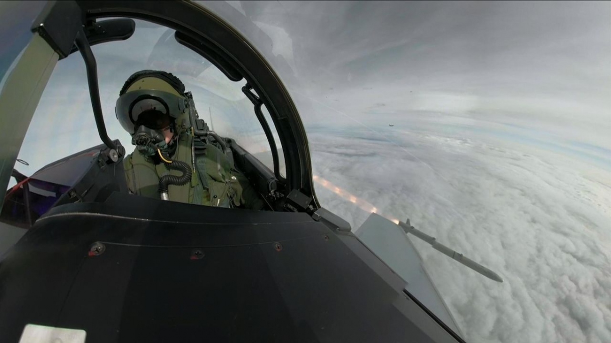 Tiêm kích Anh phóng tên lửa bắn hạ UAV trong tập trận ở Scotland